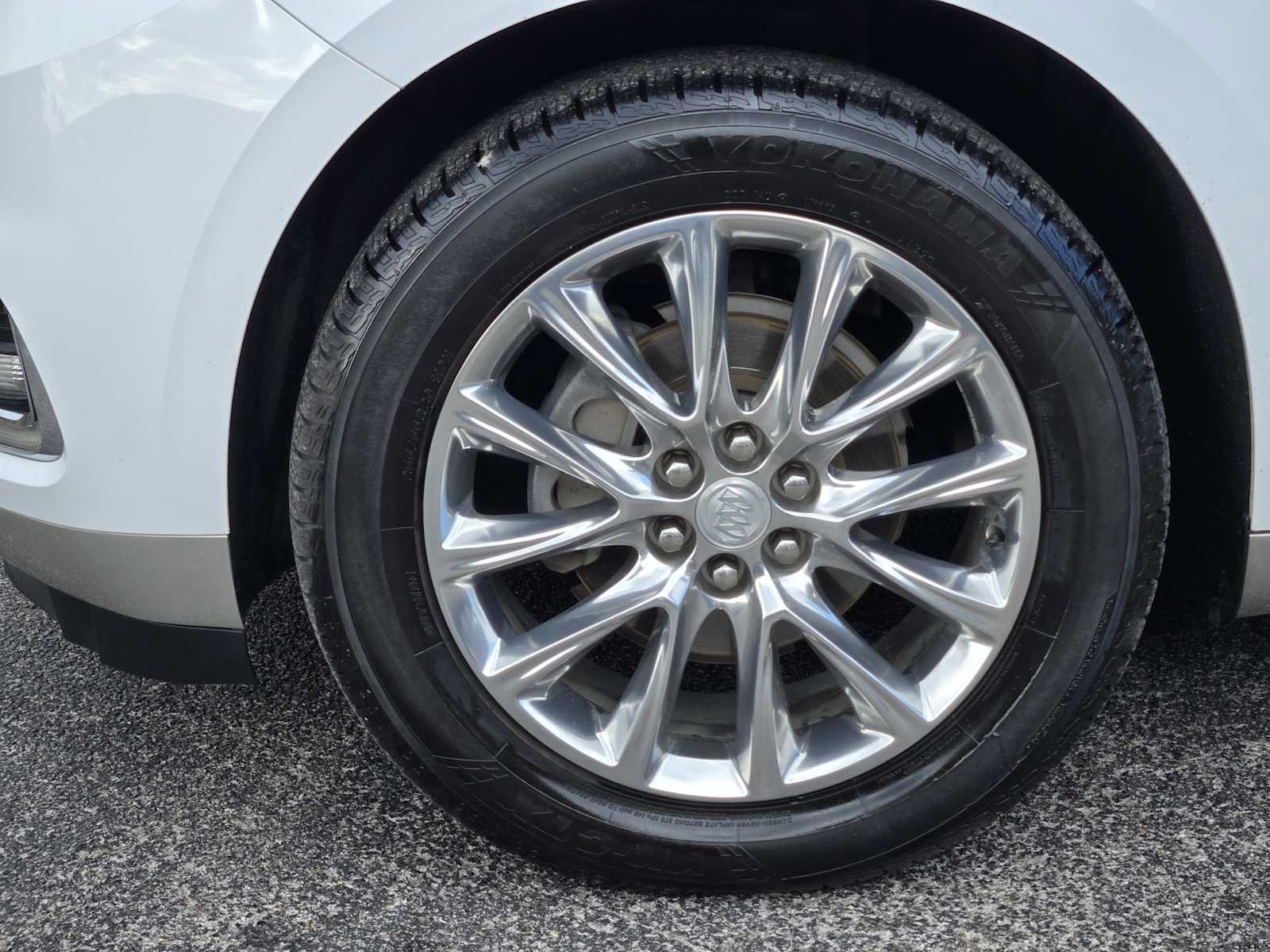 Used 2020 Buick Enclave Premium w/ Sun and Sites Package FWD image 12