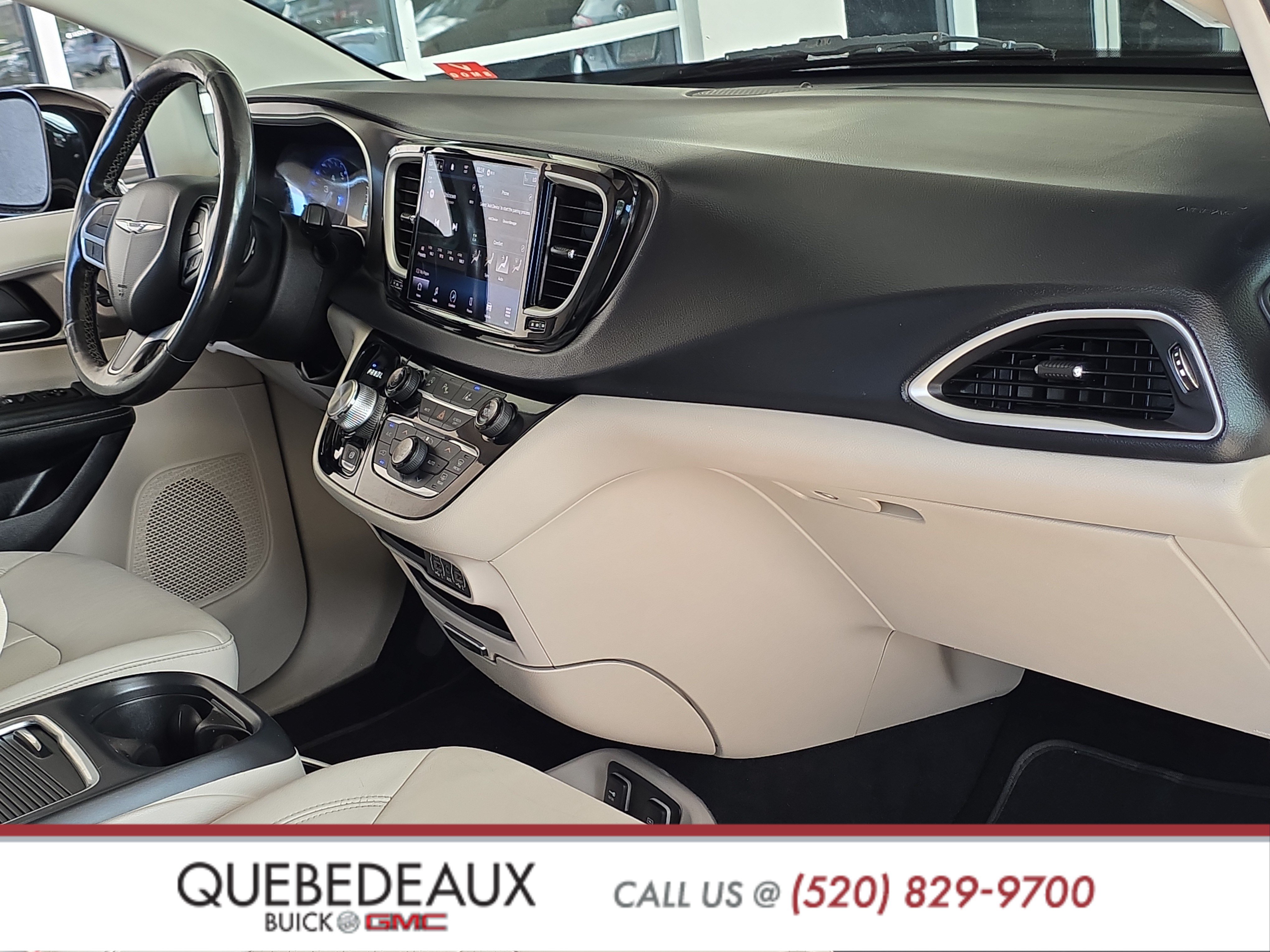 Used 2021 Chrysler Pacifica Touring-L FWD image 27