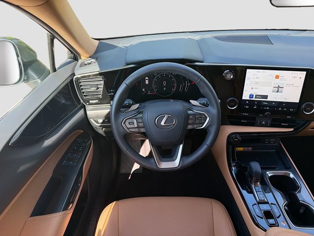 Used 2025 Lexus NX 250 FWD w/ Towing Package (2000 Lbs) image 17