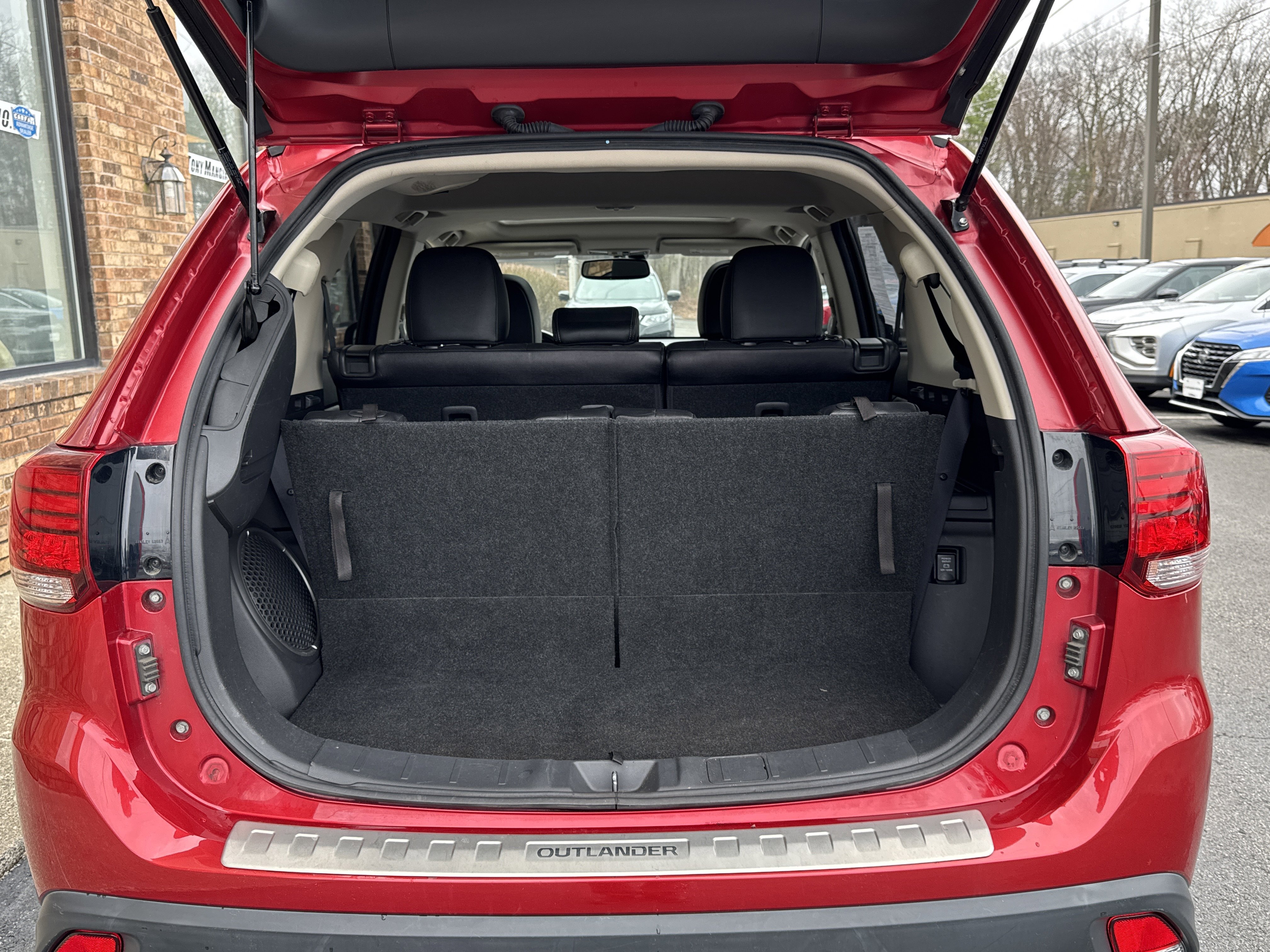 Used 2017 Mitsubishi Outlander SEL image 12