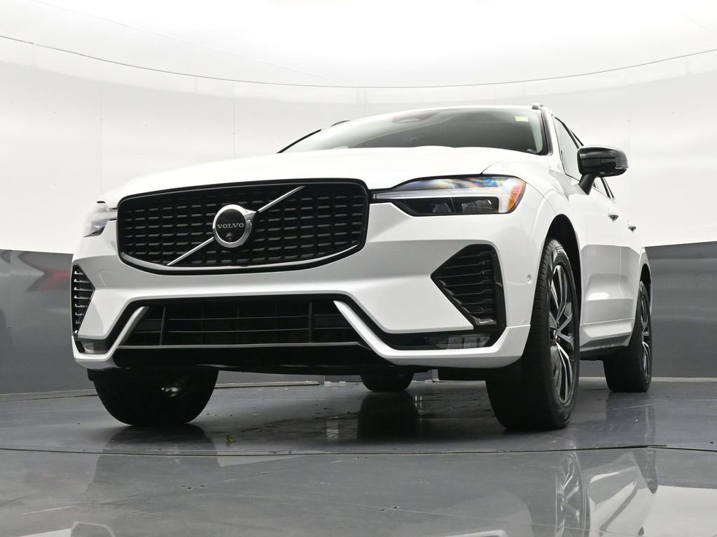 Used 2024 Volvo XC60 B5 Plus image 33