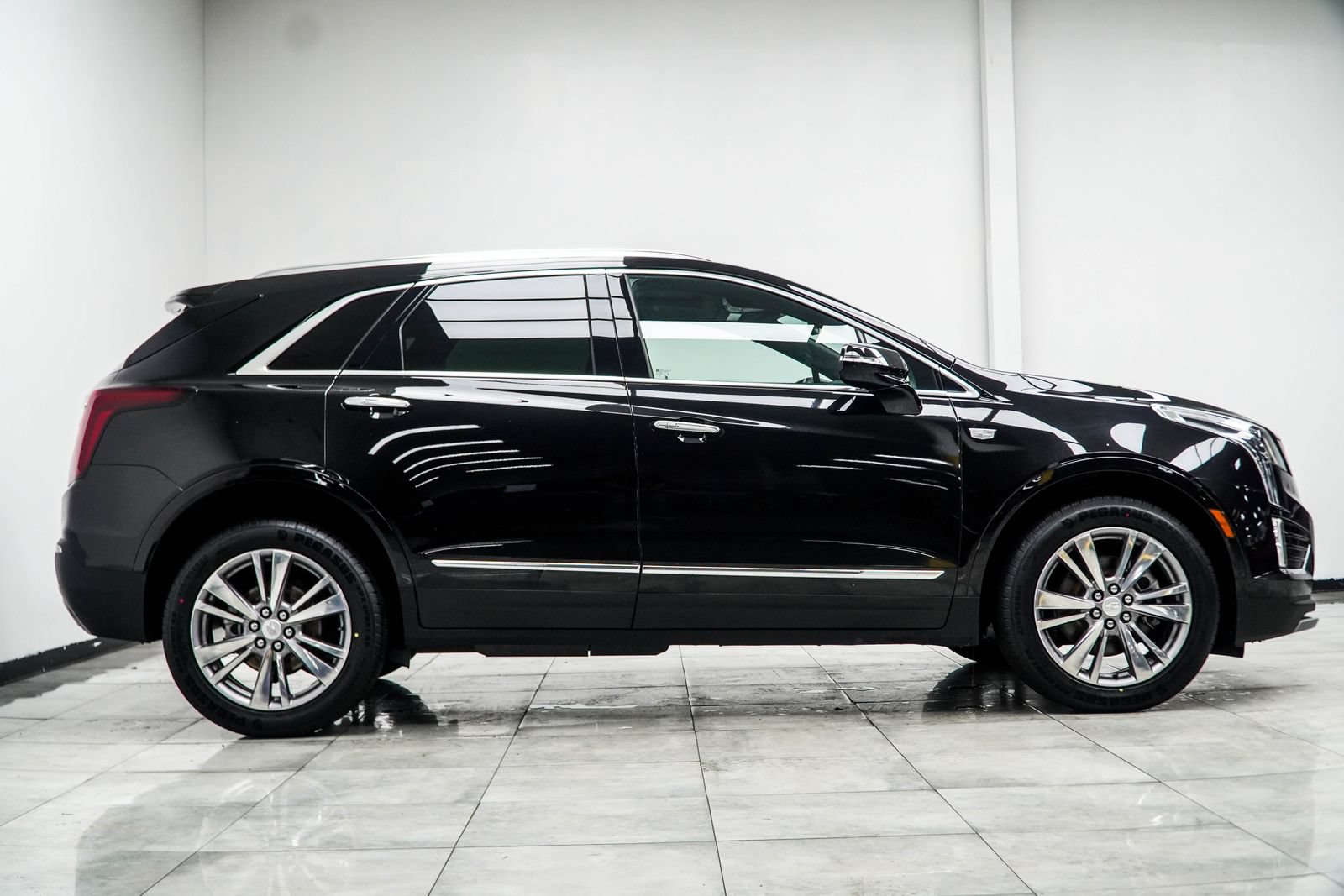 Used 2025 Cadillac XT5 Premium Luxury AWD/4WD image 7
