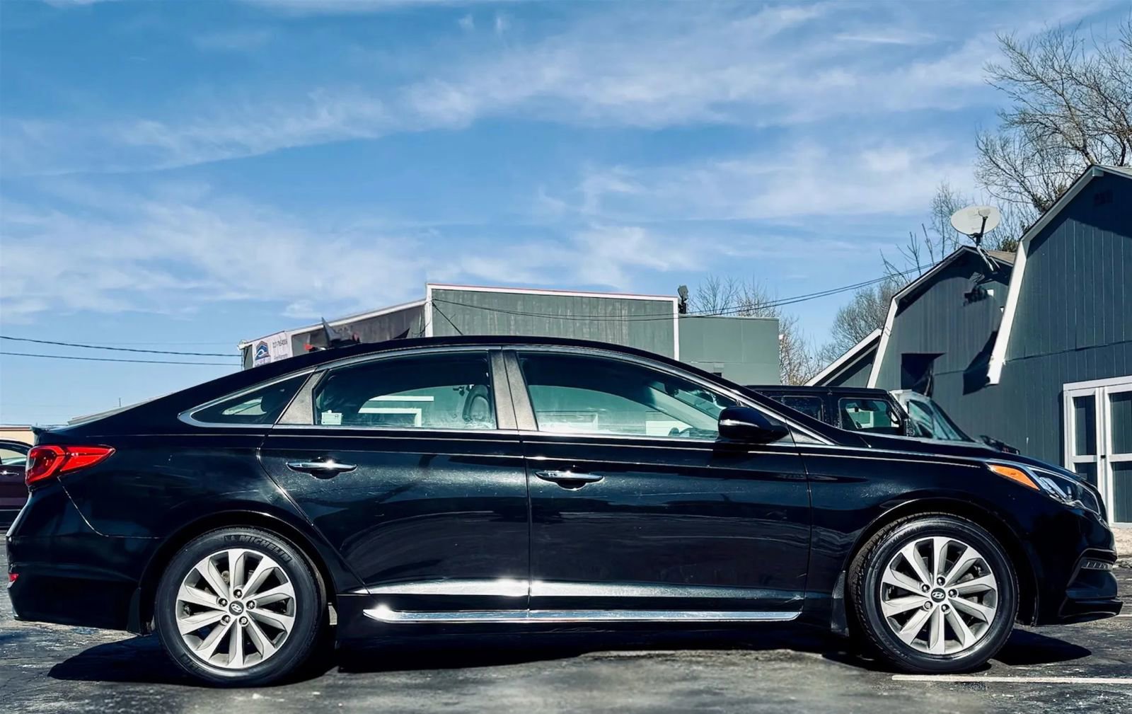 Used 2016 Hyundai Sonata Sport w/ Option Group 02 image 2