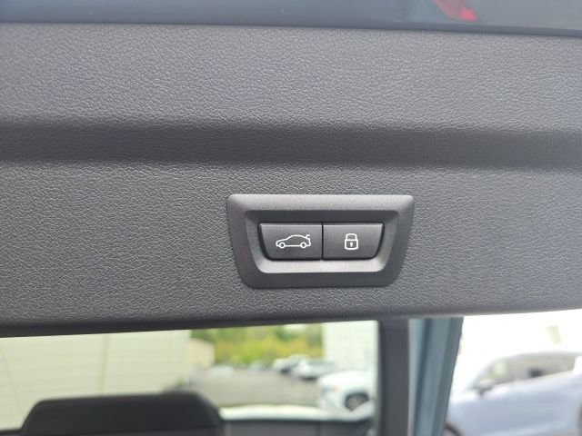 Used 2025 BMW X2 xDrive28i AWD/4WD image 10