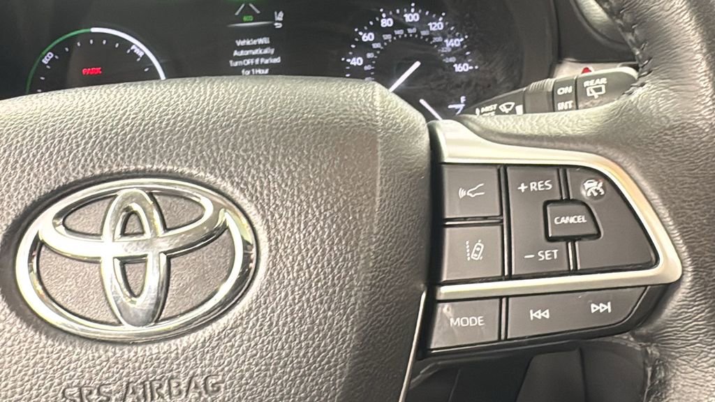 Used 2024 Toyota Sienna XLE image 25
