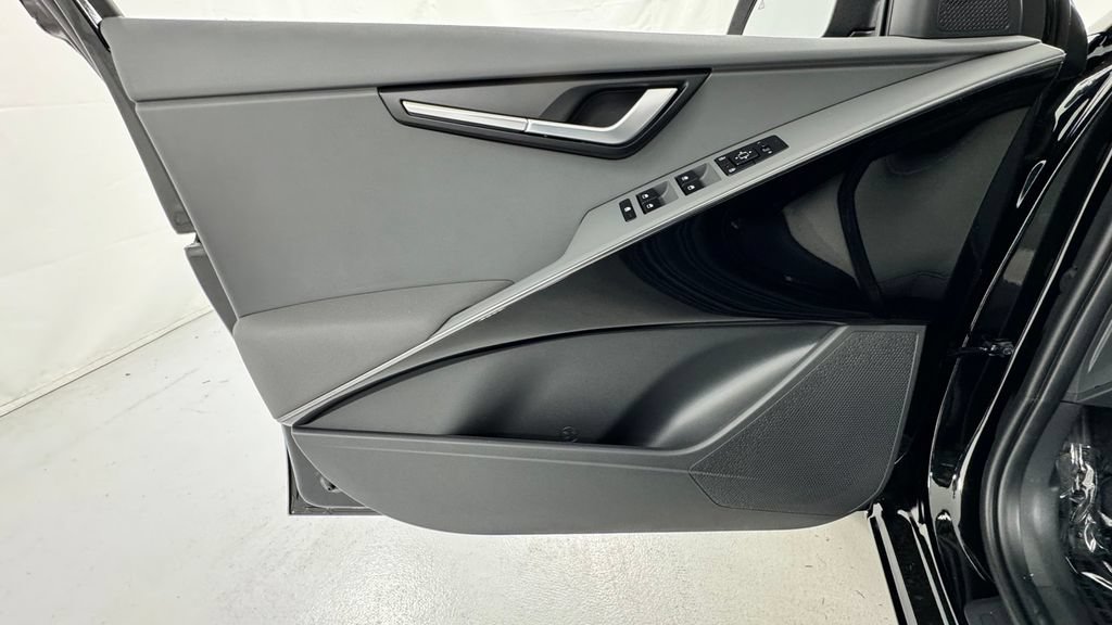 New 2026 Kia Niro EX FWD image 18