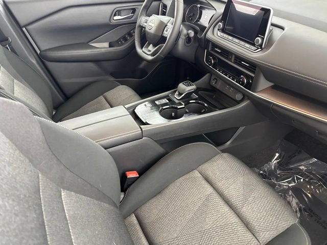 Used 2026 Nissan Rogue SV w/ Cold Weather Package FWD image 24