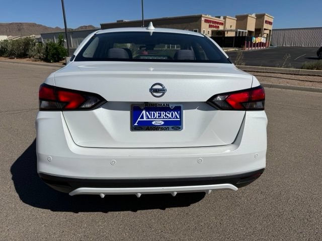 Used 2022 Nissan Versa SV FWD image 6