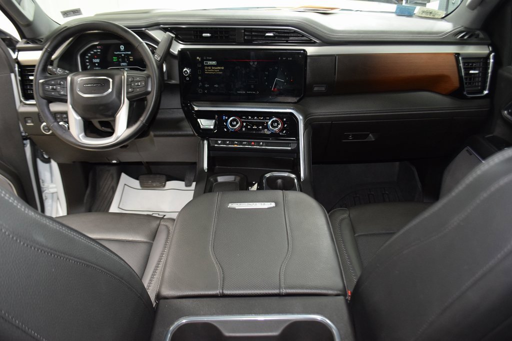 Used 2024 GMC Sierra 3500 Denali w/ Denali Reserve Package image 31