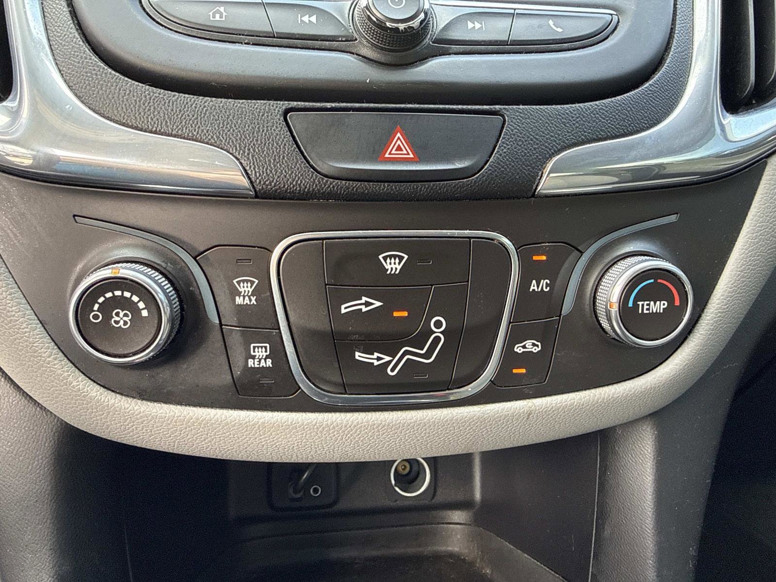 Used 2018 Chevrolet Equinox LS image 25