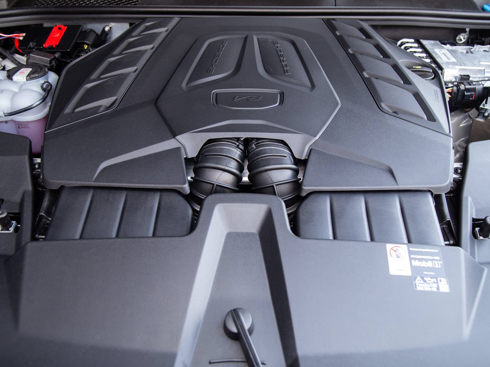 New 2026 Porsche Cayenne GTS AWD/4WD image 27