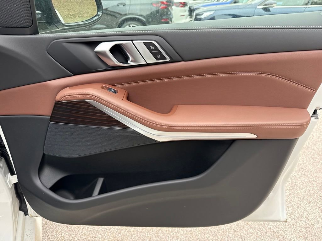 New 2026 BMW X5 xDrive50e image 26