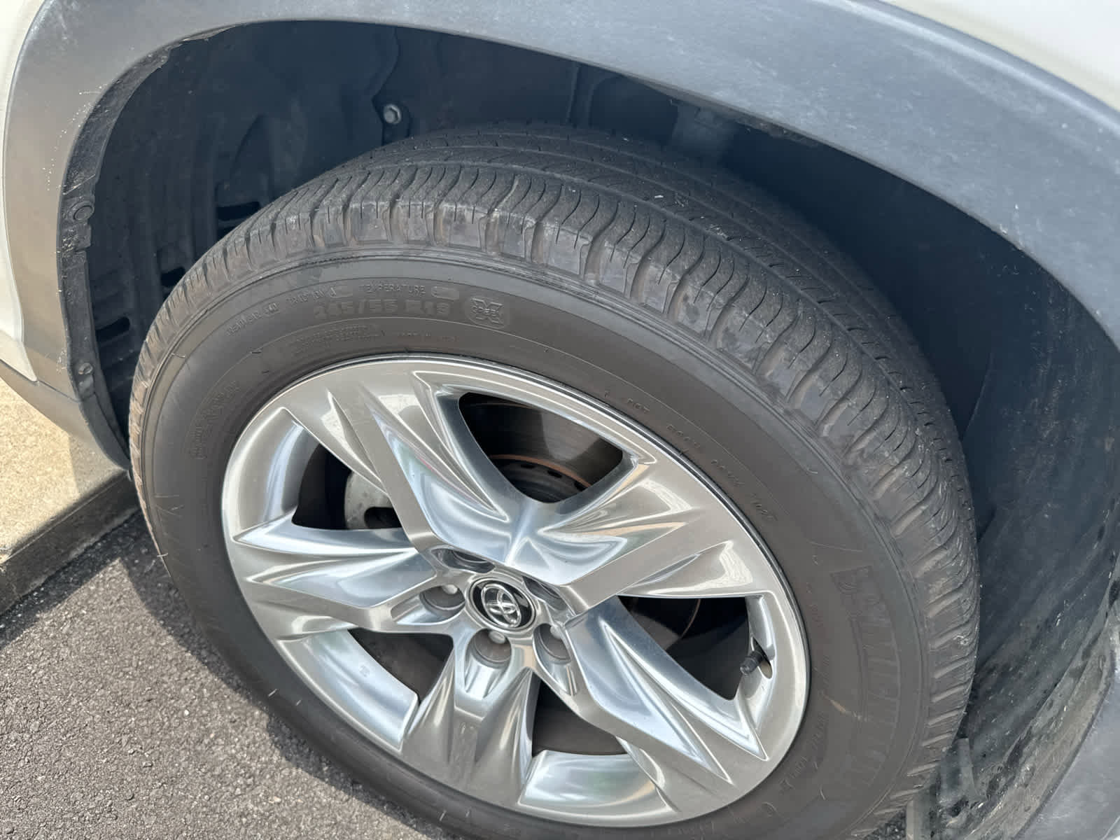 Used 2017 Toyota Highlander Limited FWD image 6