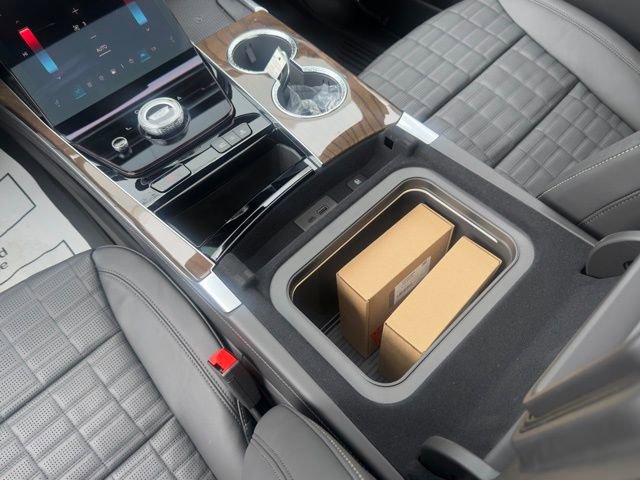 New 2026 Cadillac Escalade ESV Platinum Sport w/ LPO, ONYX Package image 21