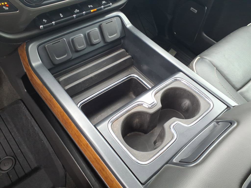 Used 2018 Chevrolet Silverado 1500 High Country image 18