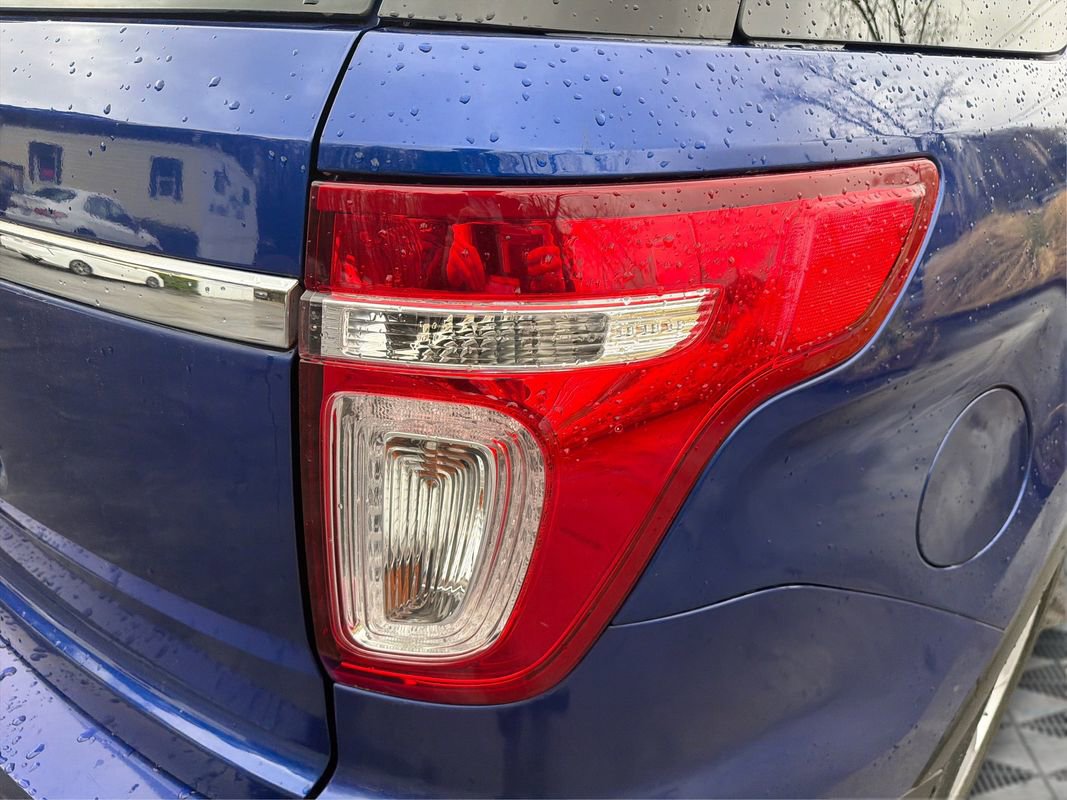 Used 2013 Ford Explorer FWD image 38