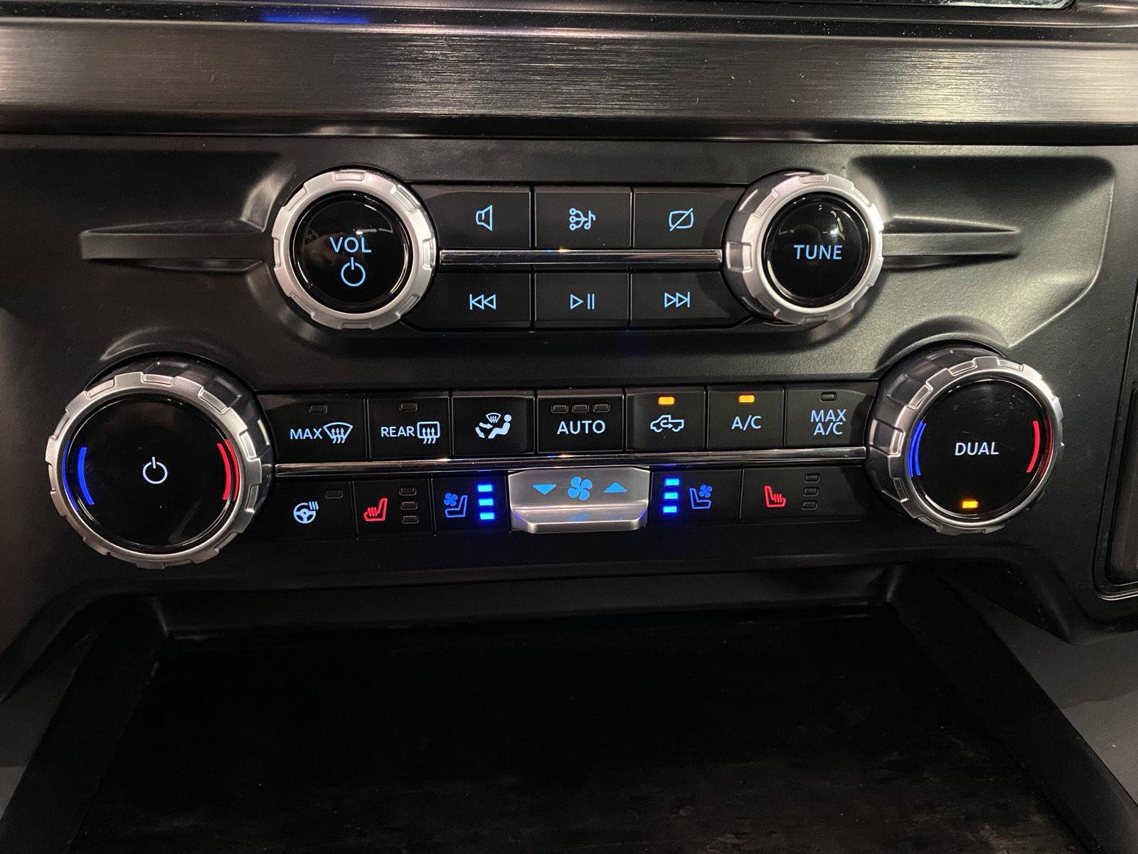Used 2024 Ford F350 Lariat w/ Chrome Package AWD/4WD image 10