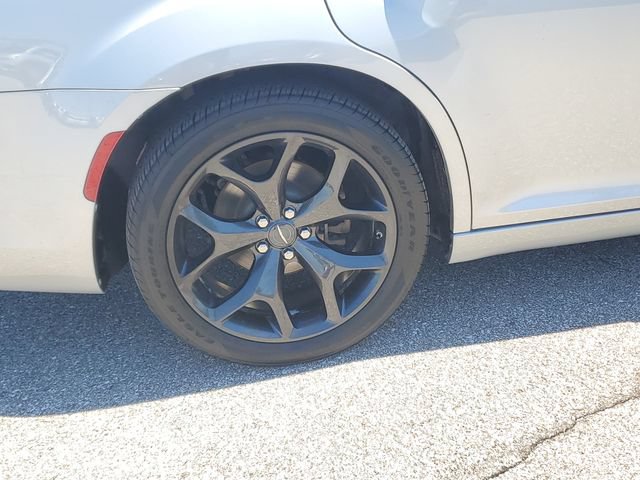 Used 2022 Chrysler 300 S RWD image 5