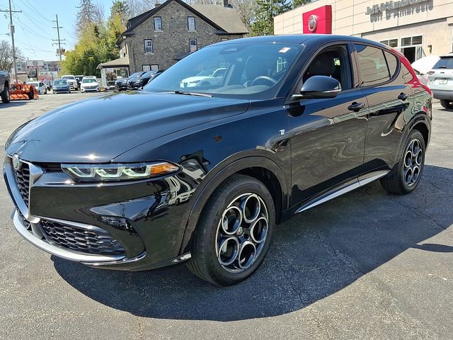 Used 2024 Alfa Romeo Tonale Ti w/ Premium Interior Package image 3