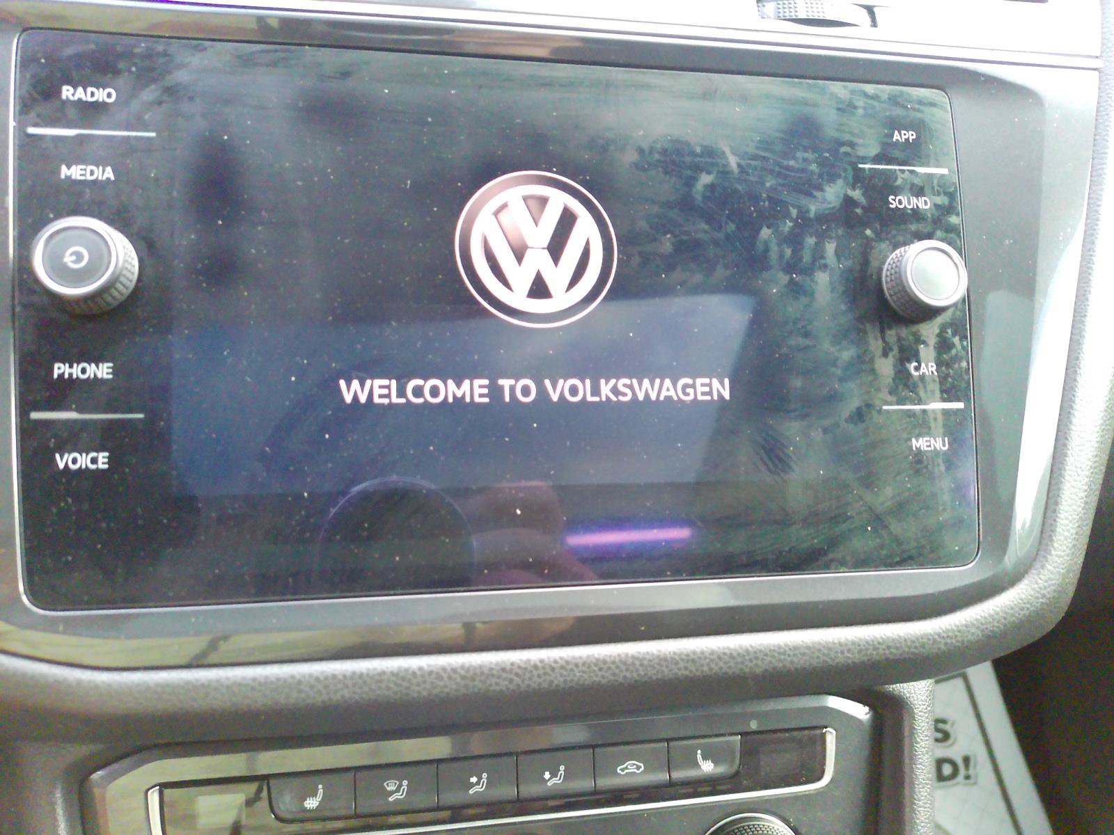 Used 2018 Volkswagen Tiguan SE w/ Panoramic Sunroof Package AWD/4WD image 14