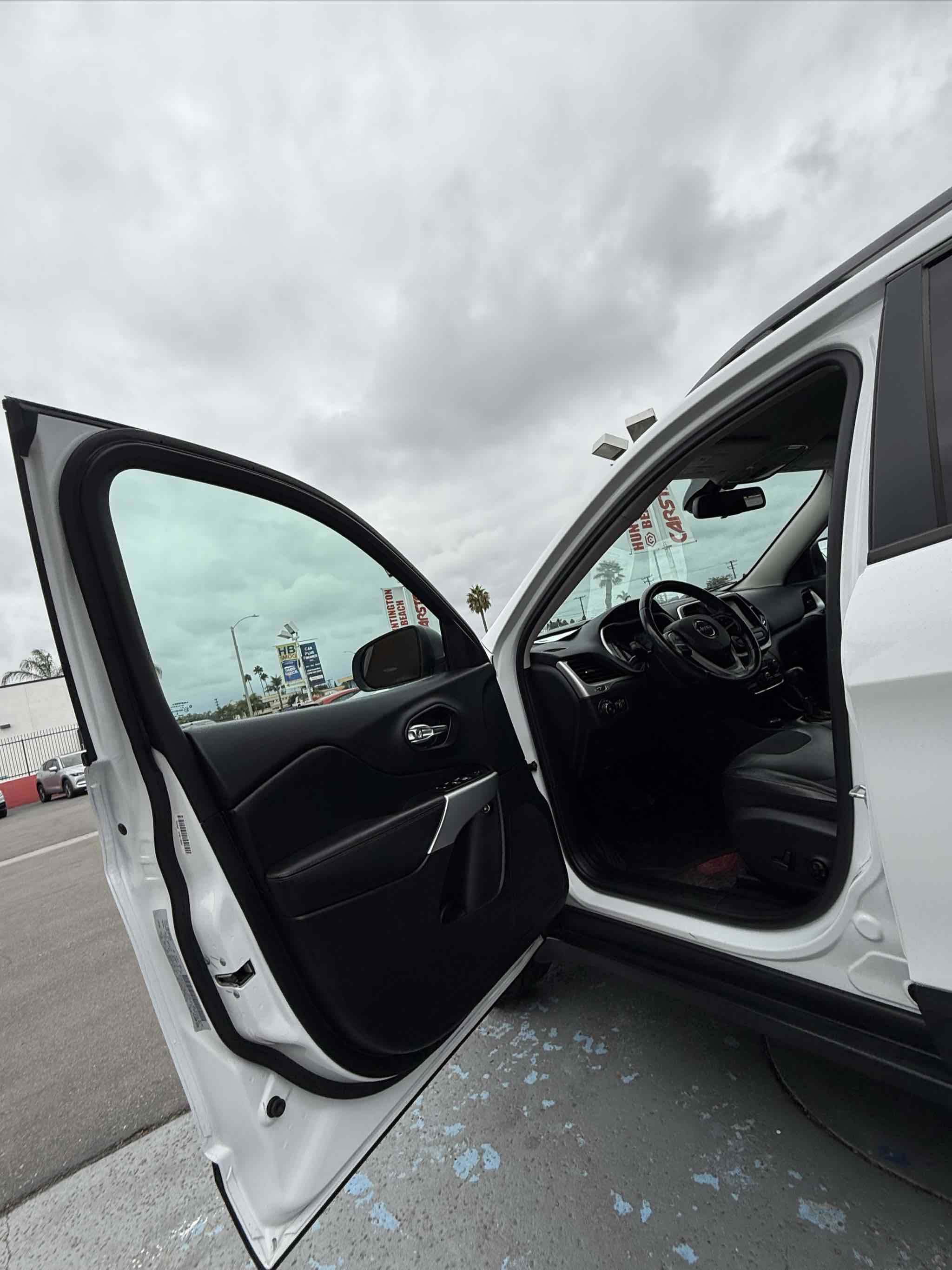 Used 2018 Jeep Cherokee Trailhawk image 93