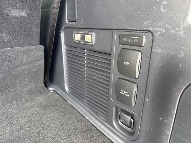 Used 2025 Ford Expedition Active AWD/4WD image 33