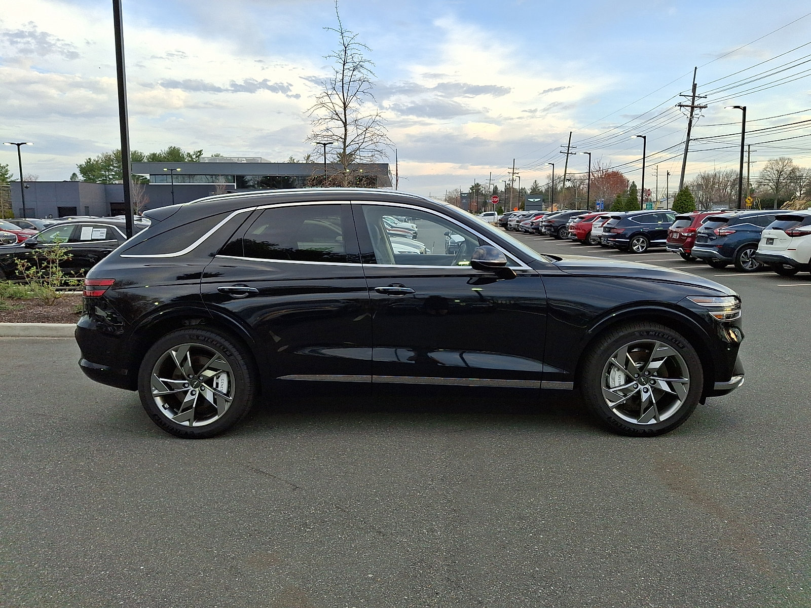 Used 2025 Genesis Electrified GV70 w/ Prestige Package image 4