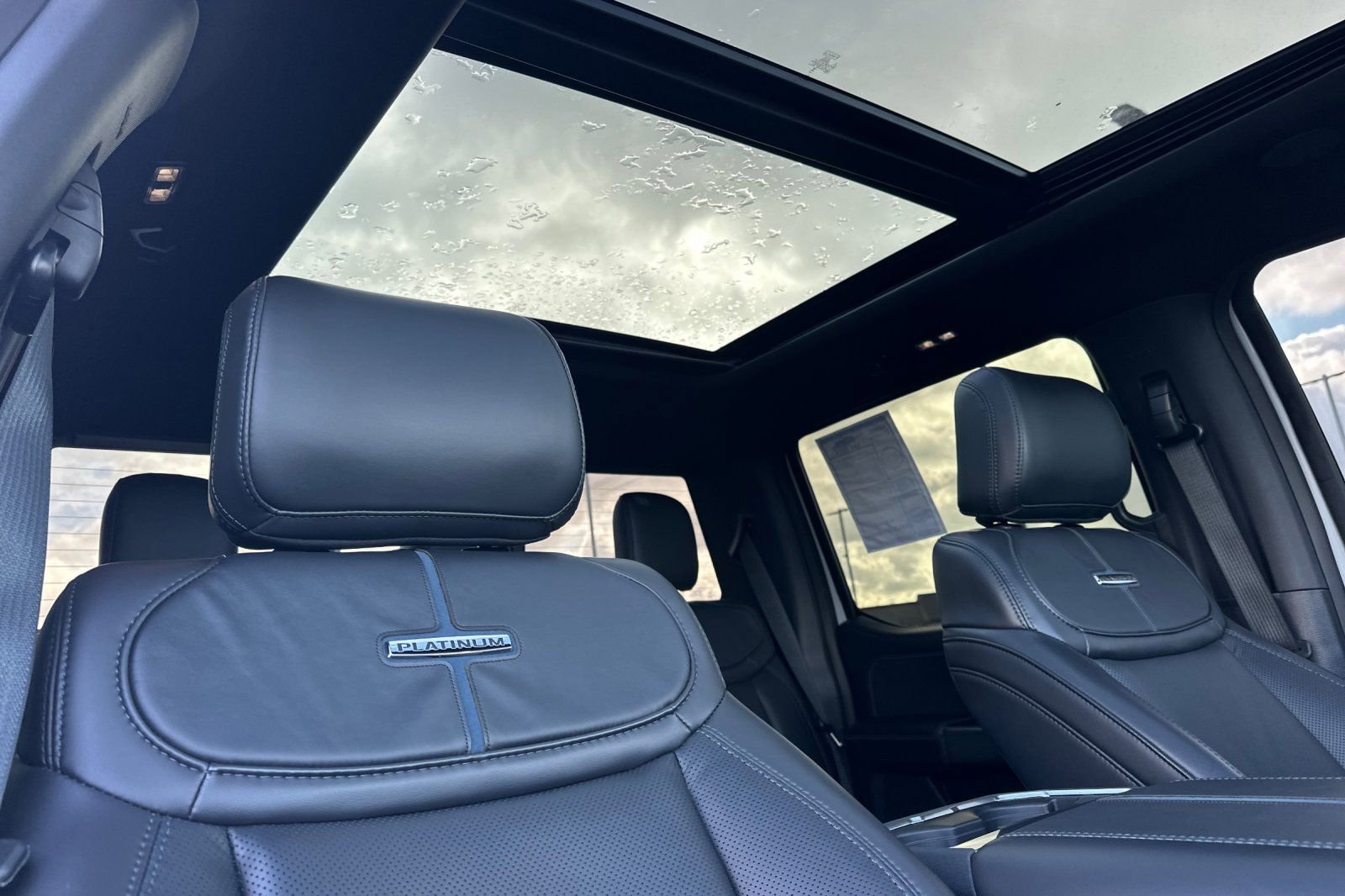 Used 2025 Ford F450 Platinum w/ FX4 Off-Road Package image 16