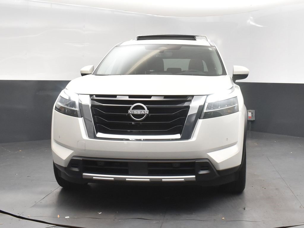 Used 2024 Nissan Pathfinder Platinum w/ Cargo Package image 10