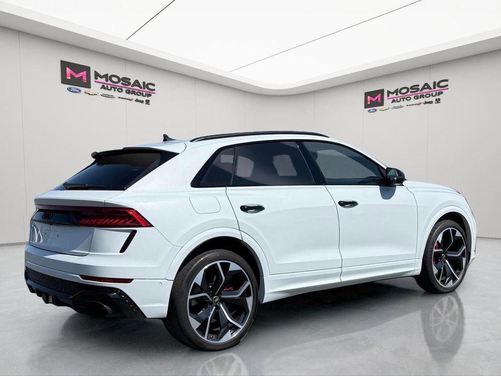 Used 2022 Audi RS Q8 image 3