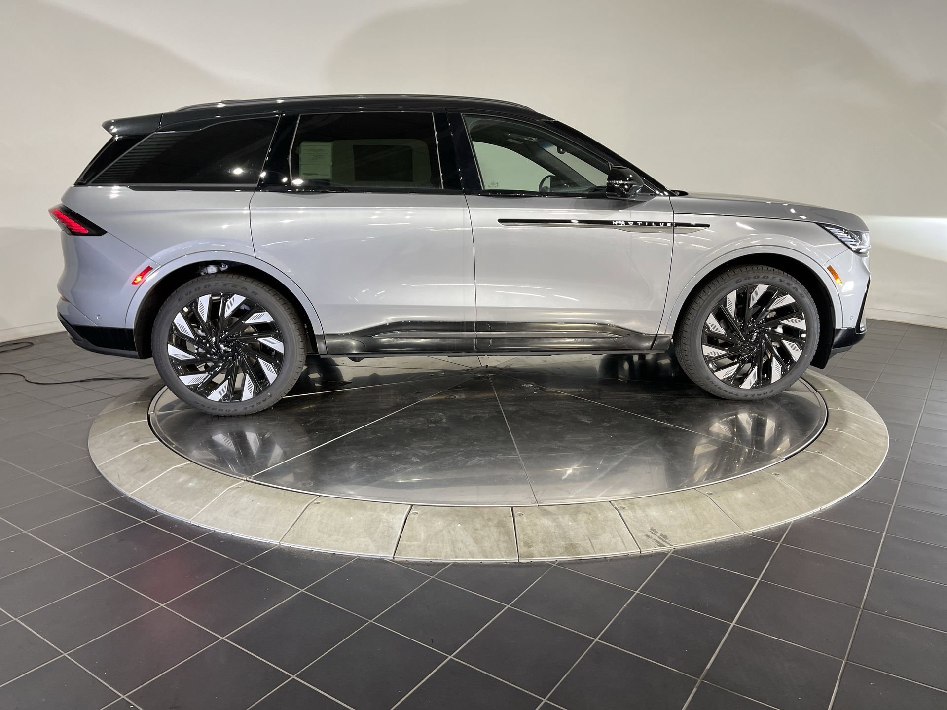 New 2024 Lincoln Nautilus Reserve w/ Equipment Group 202A image 44