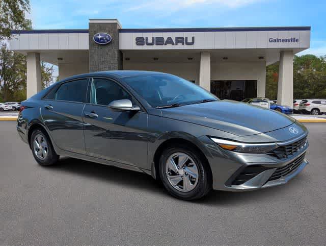 Used 2025 Hyundai Elantra SE FWD image 8
