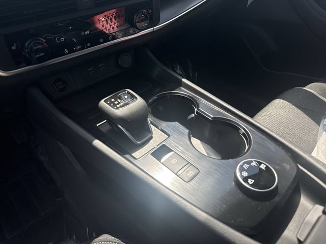 New 2026 Nissan Rogue SV w/ Cold Weather Package AWD/4WD image 19