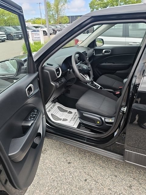 Certified 2026 Hyundai Venue SE FWD image 16