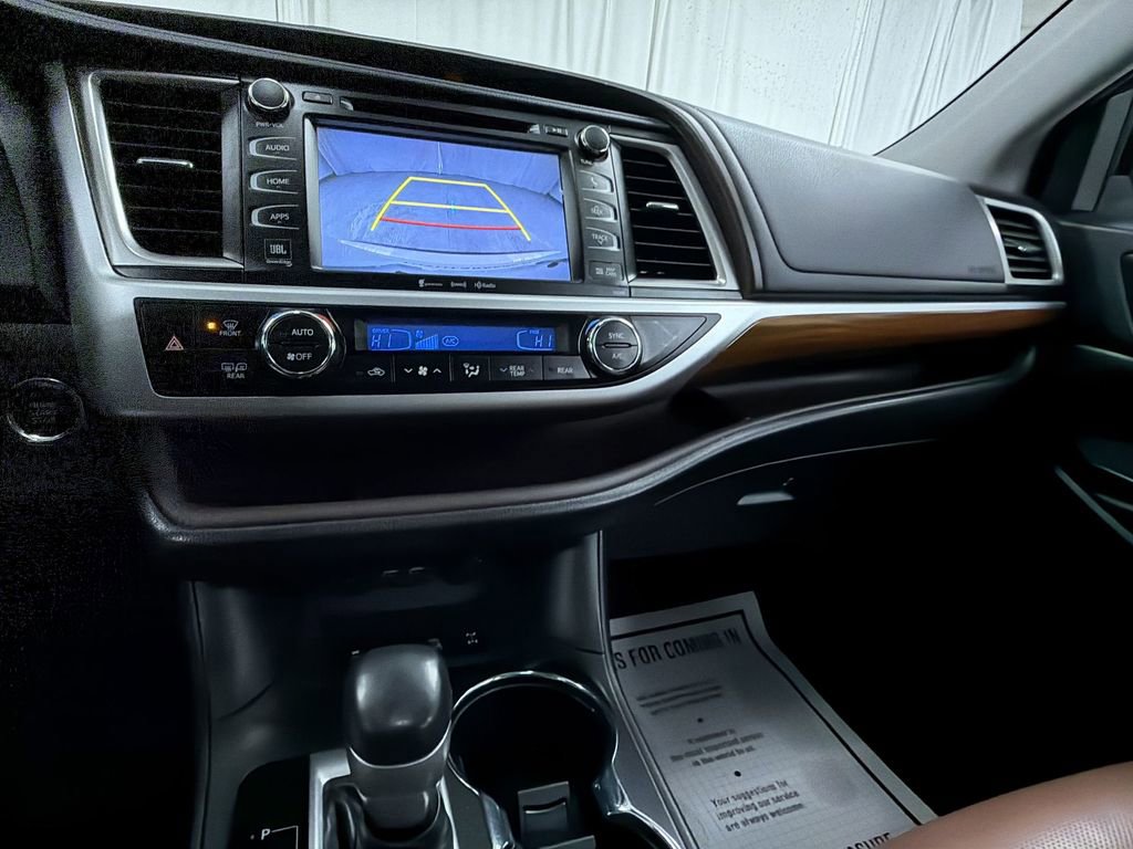 Used 2019 Toyota Highlander Limited image 22
