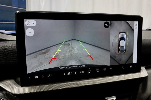 Used 2025 Ford Explorer ST-Line w/ ST-Line Street Pack image 2