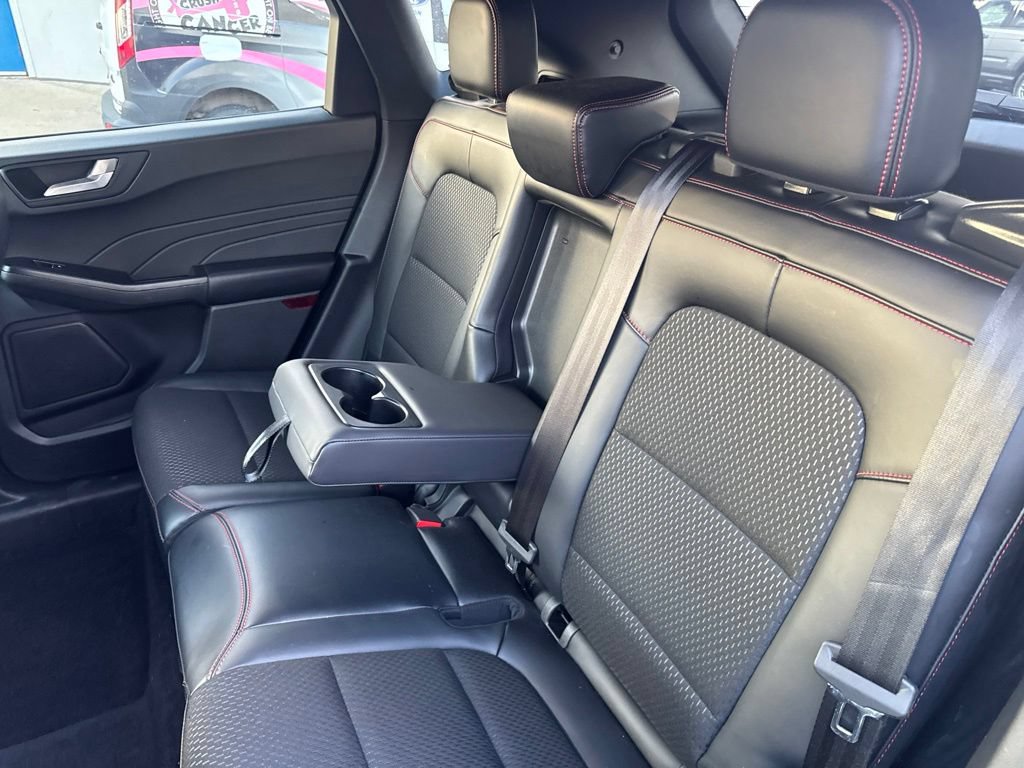Certified 2025 Ford Escape ST-Line Select AWD/4WD image 29