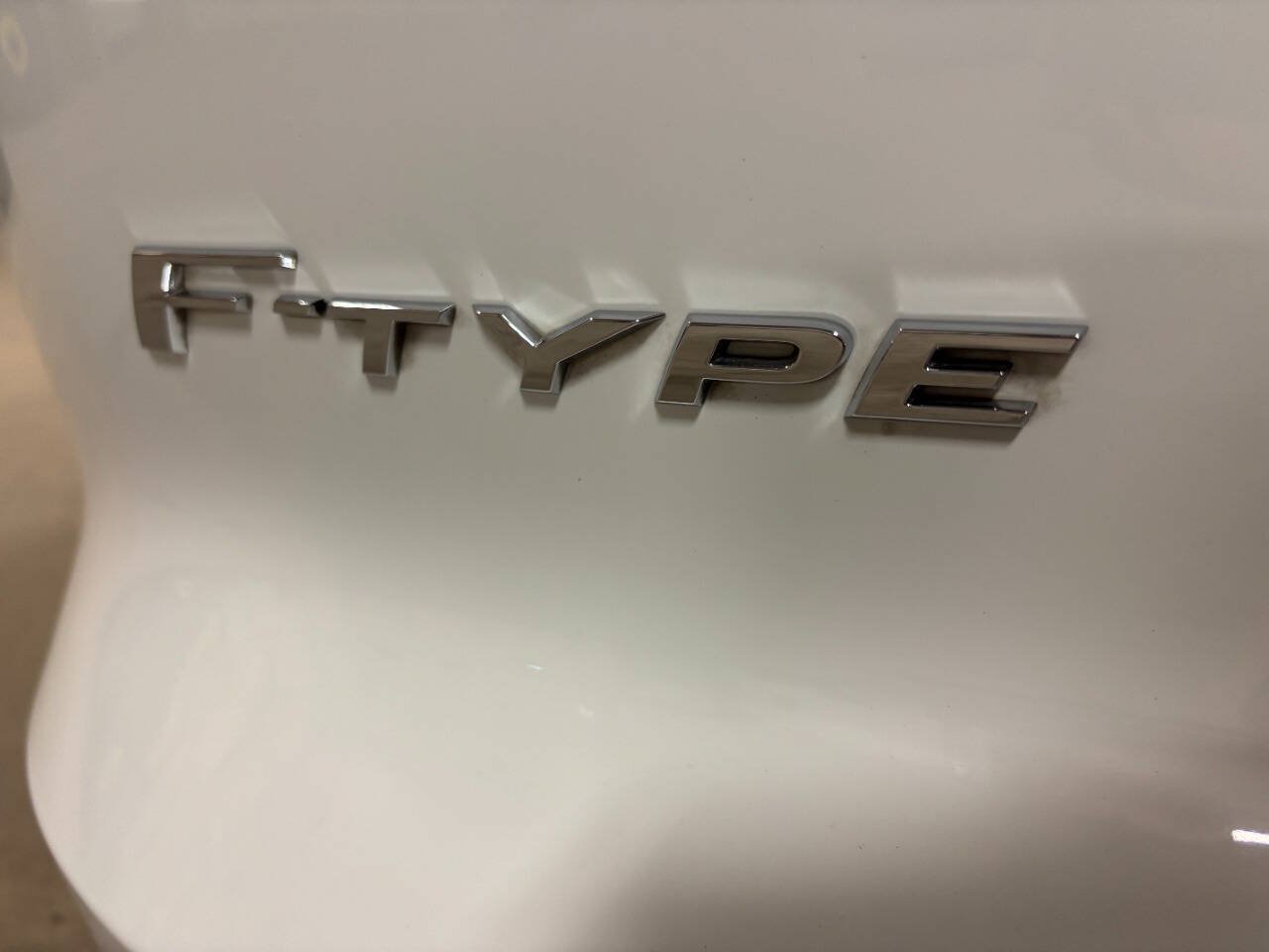 Used 2014 Jaguar F-TYPE Convertible RWD image 17