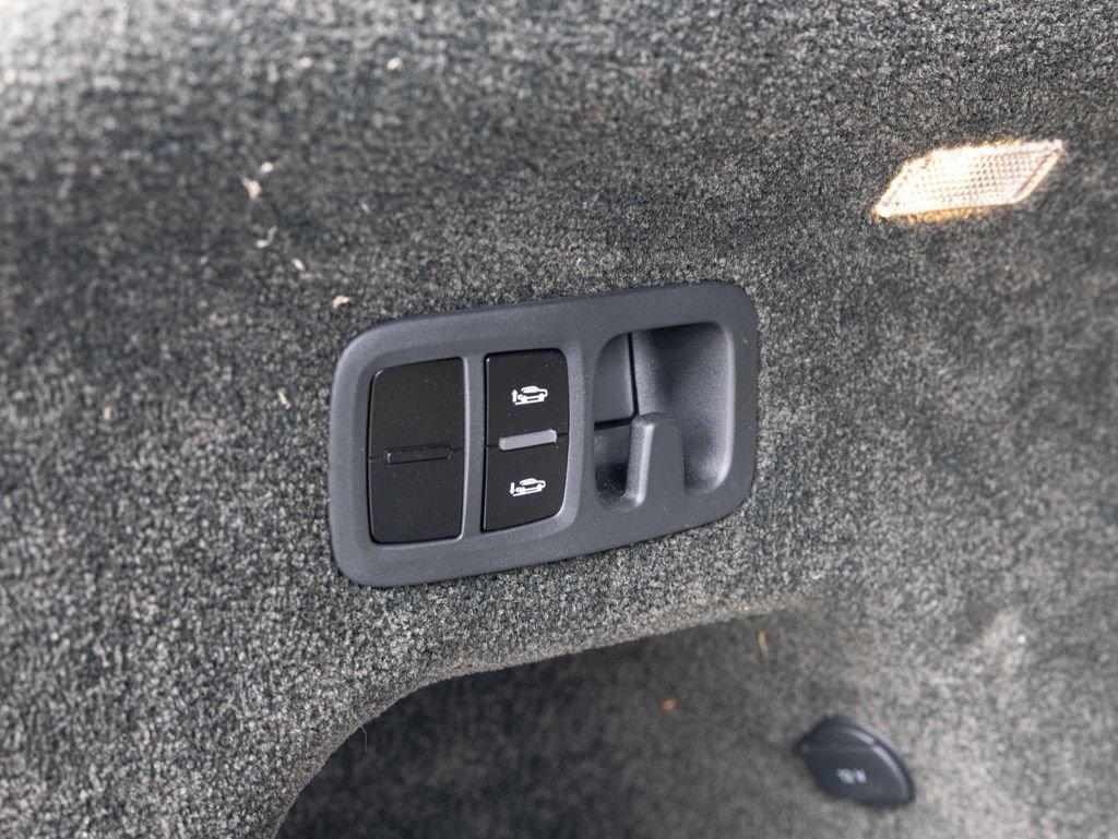 Used 2023 Bentley Bentayga Extended Wheelbase image 63