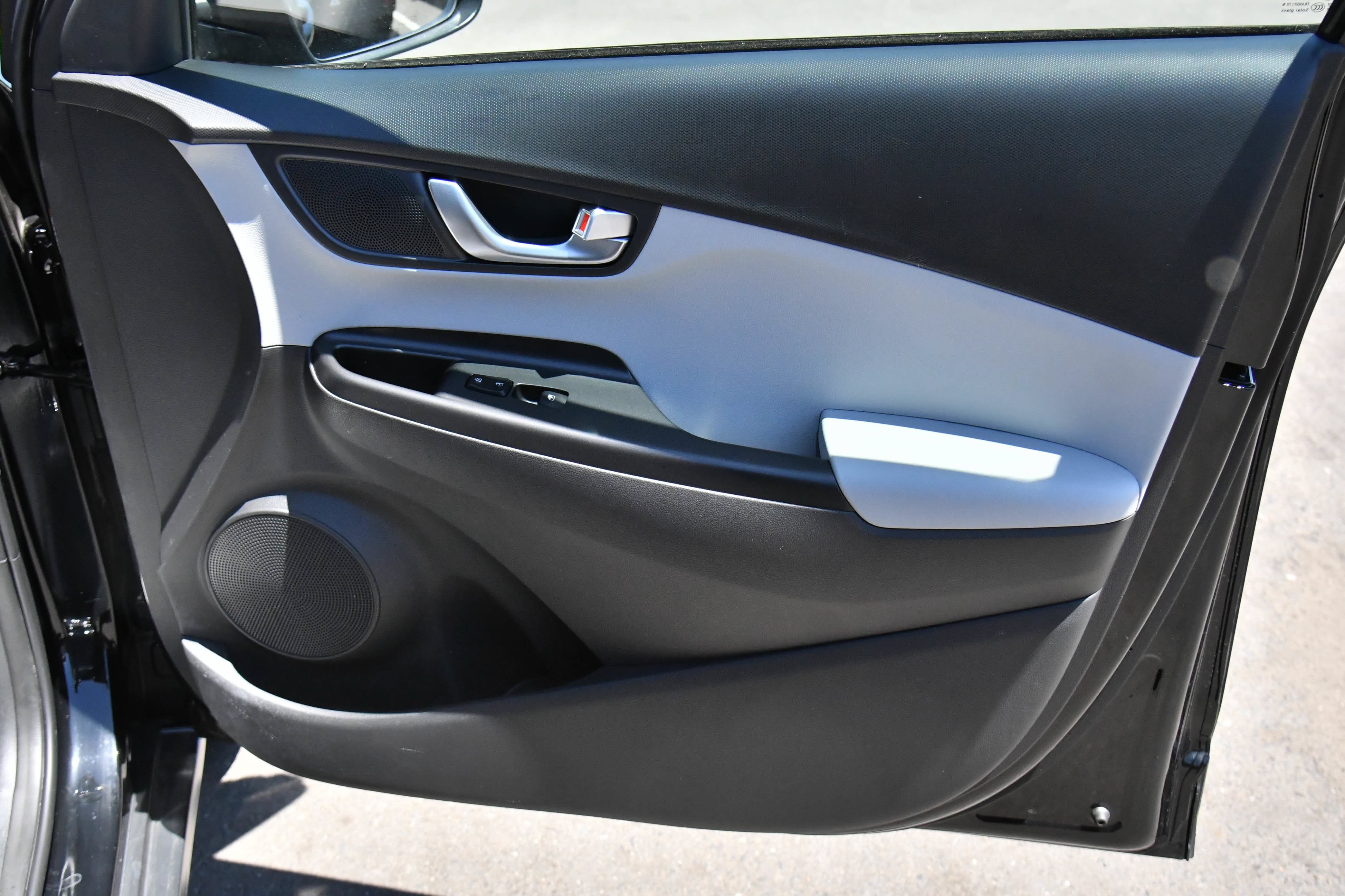Used 2023 Hyundai Kona SE w/ Cargo Package FWD image 41