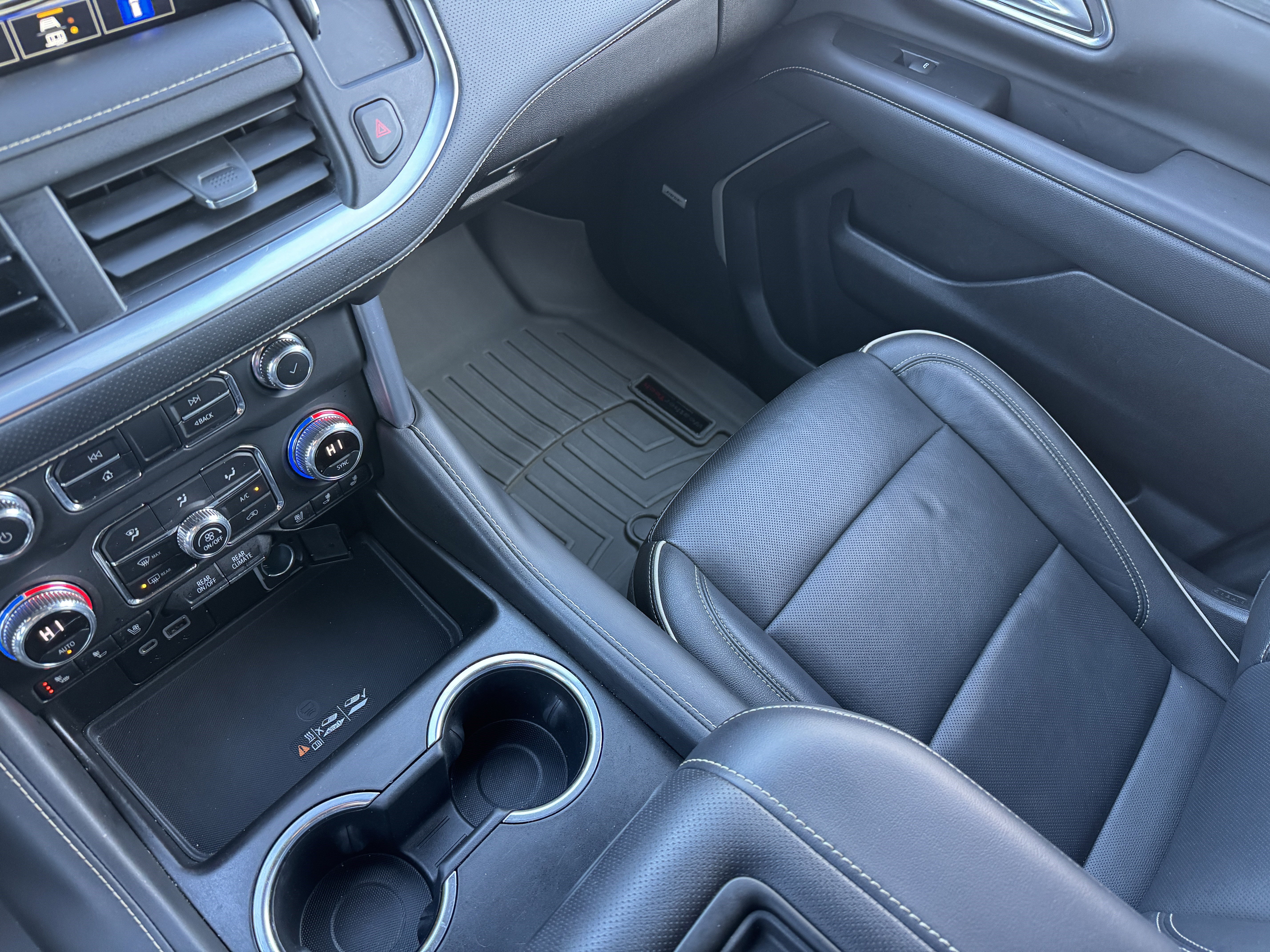 Used 2021 GMC Yukon SLT w/ Rear Media and Nav Package image 31