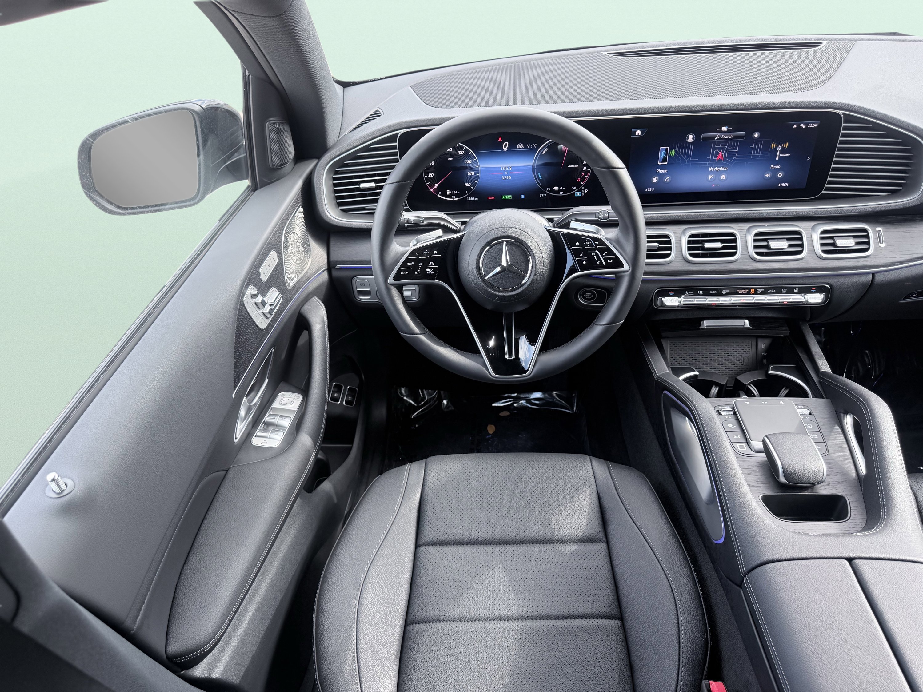 Used 2025 Mercedes-Benz GLE 450e 4MATIC w/ AMG Line Exterior image 34