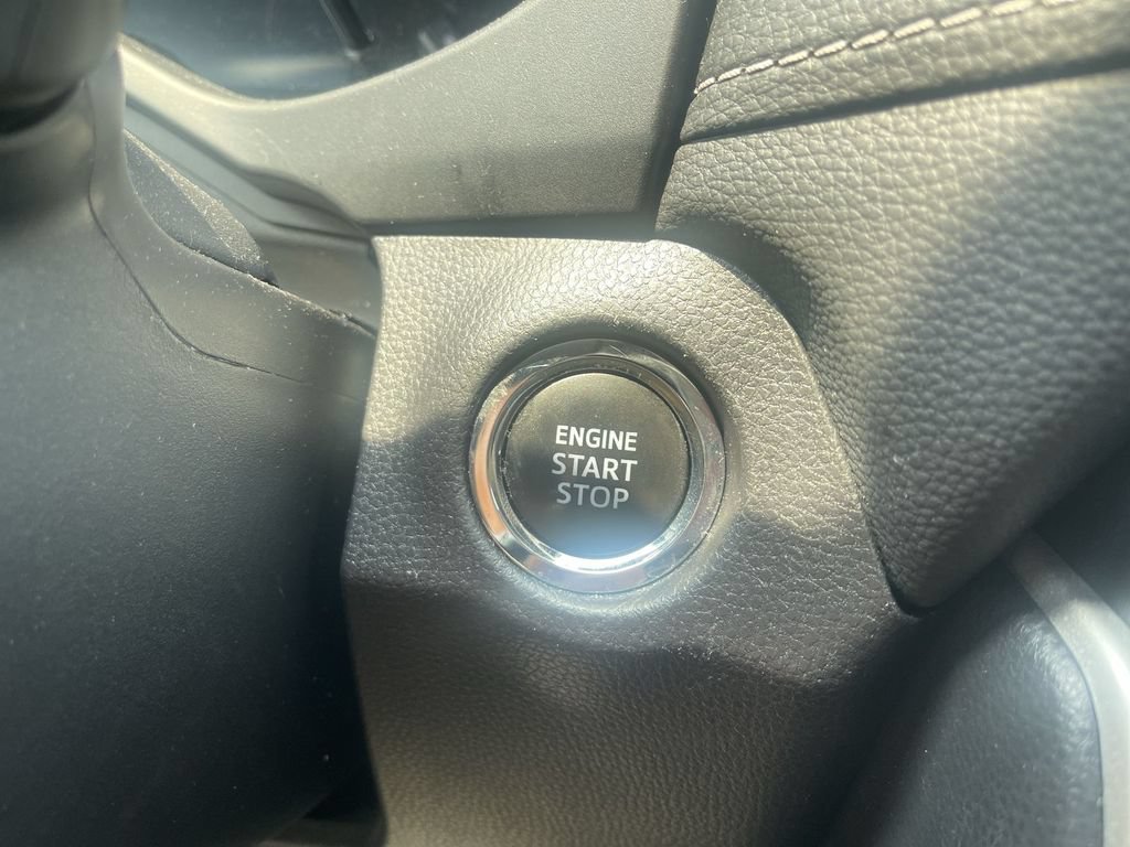 Used 2025 Toyota RAV4 XLE AWD/4WD image 15