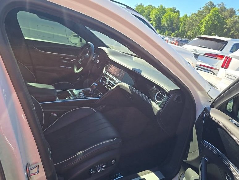 Used 2021 Bentley Flying Spur V8 AWD/4WD image 6