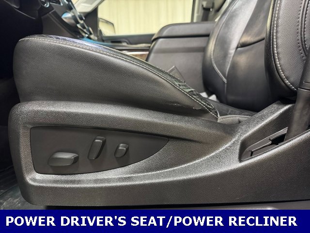 Used 2017 Chevrolet Suburban LT w/ LT Signature Package image 16