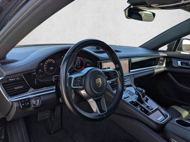 Used 2017 Porsche Panamera image 9