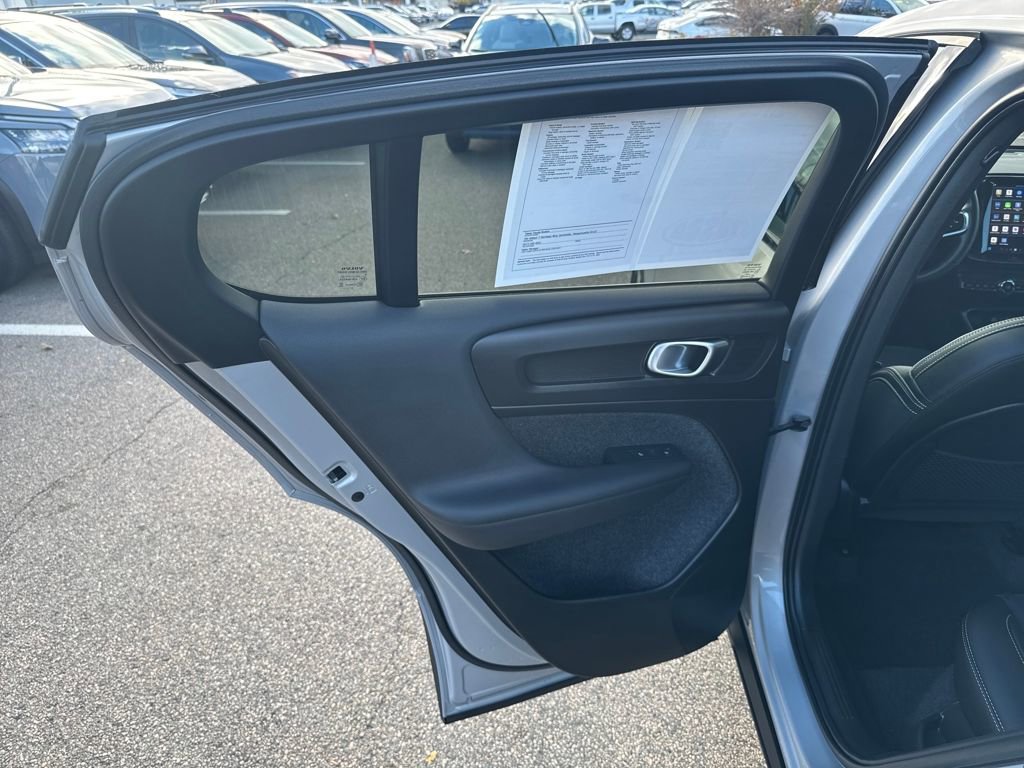Used 2023 Volvo C40 P8 Recharge Ultimate w/ Protection Package Premier image 36
