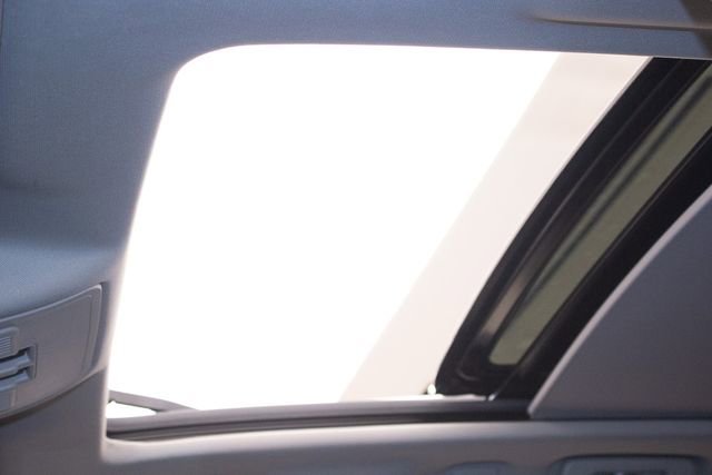 Used 2015 Cadillac SRX Luxury w/ Driver Awareness Package image 19