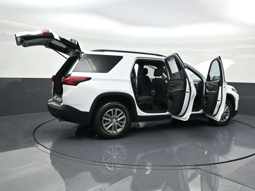 Used 2023 Chevrolet Traverse LT FWD image 40