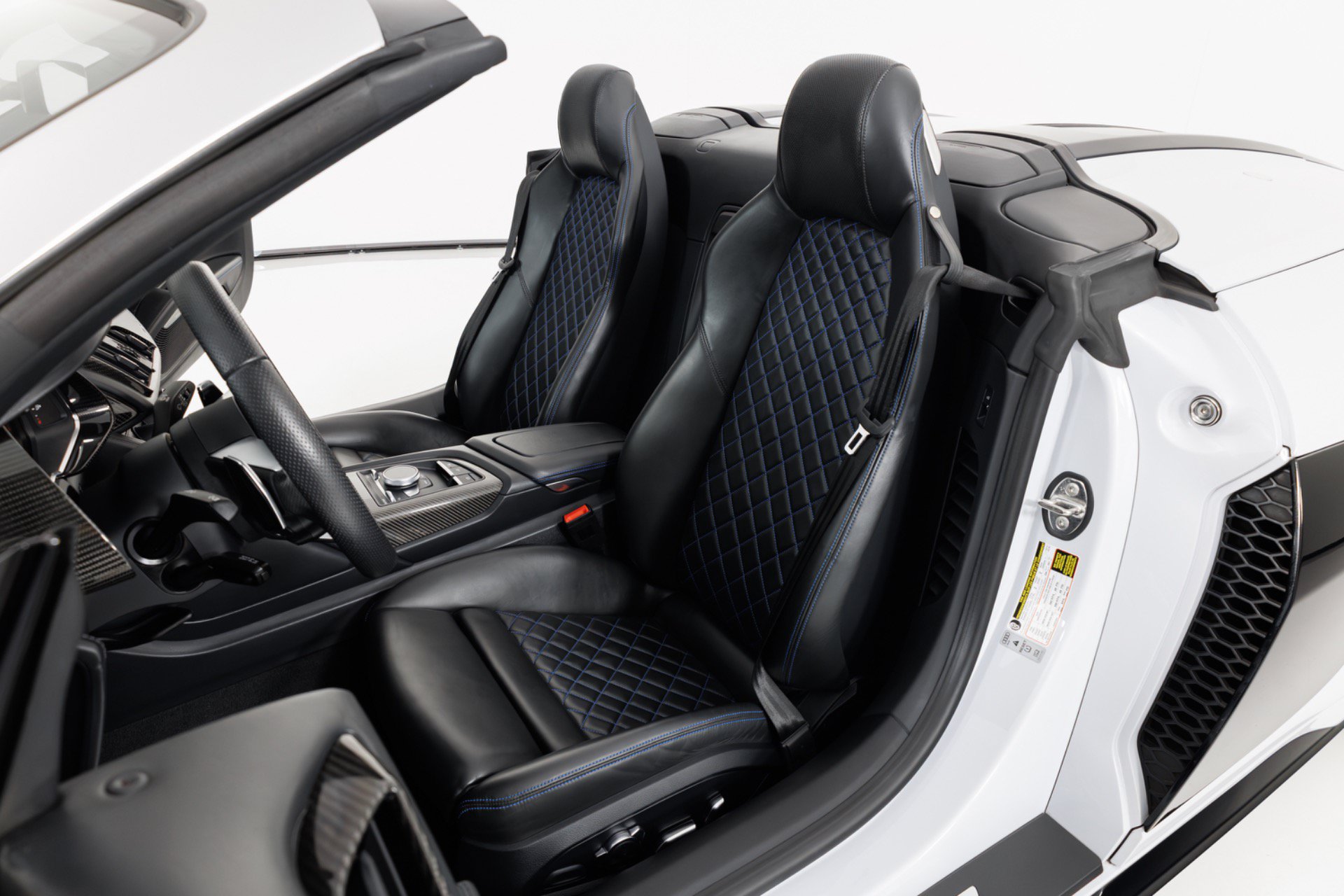 Used 2022 Audi R8 V10 w/ Premium Package RWD image 17